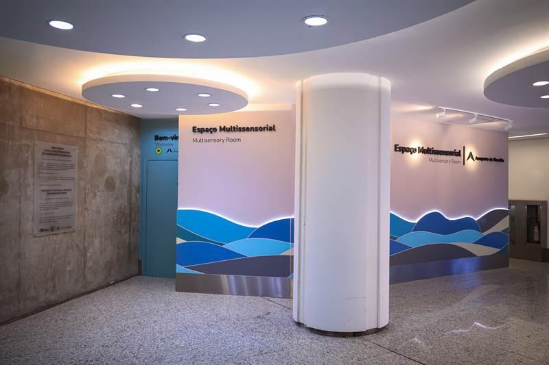 Aeroporto de Brasília inaugura espaço multissensorial para acolher passageiros neurodivergentes