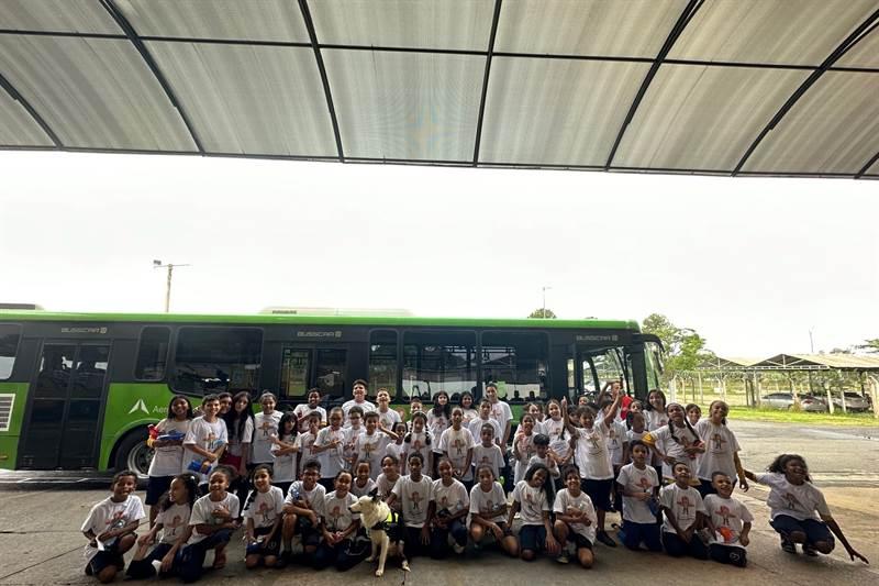 Aeroporto de Brasília recebe crianças assistidas pela LBV em ação comemorativa de Dia das Crianças