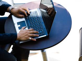 Procurando ajuda para organizar o seu CV? Então vem com a gente!